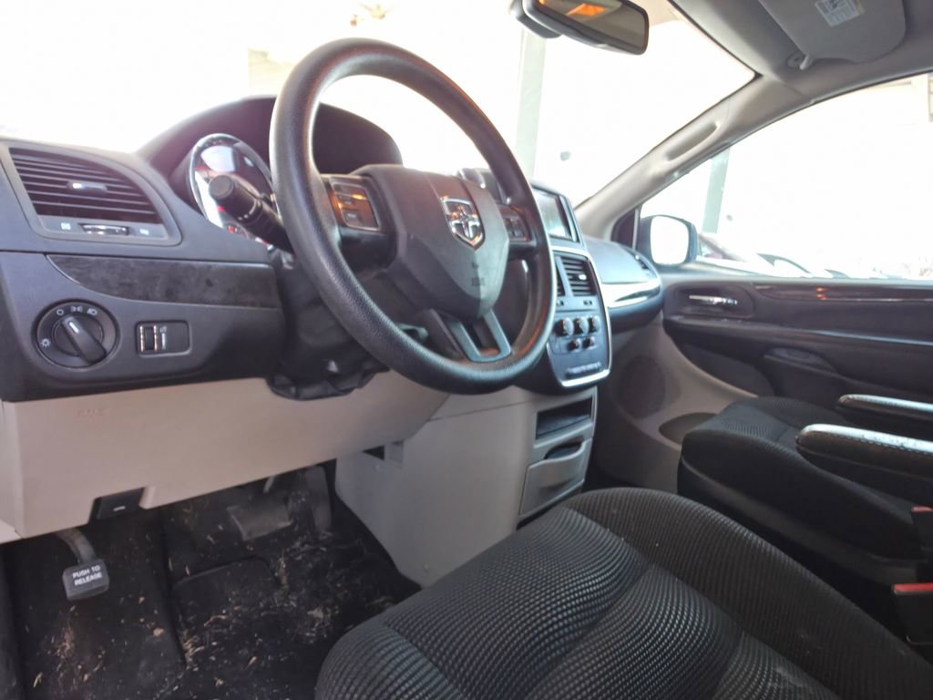 Used 2020 Dodge Grand Caravan SE FWD image 7