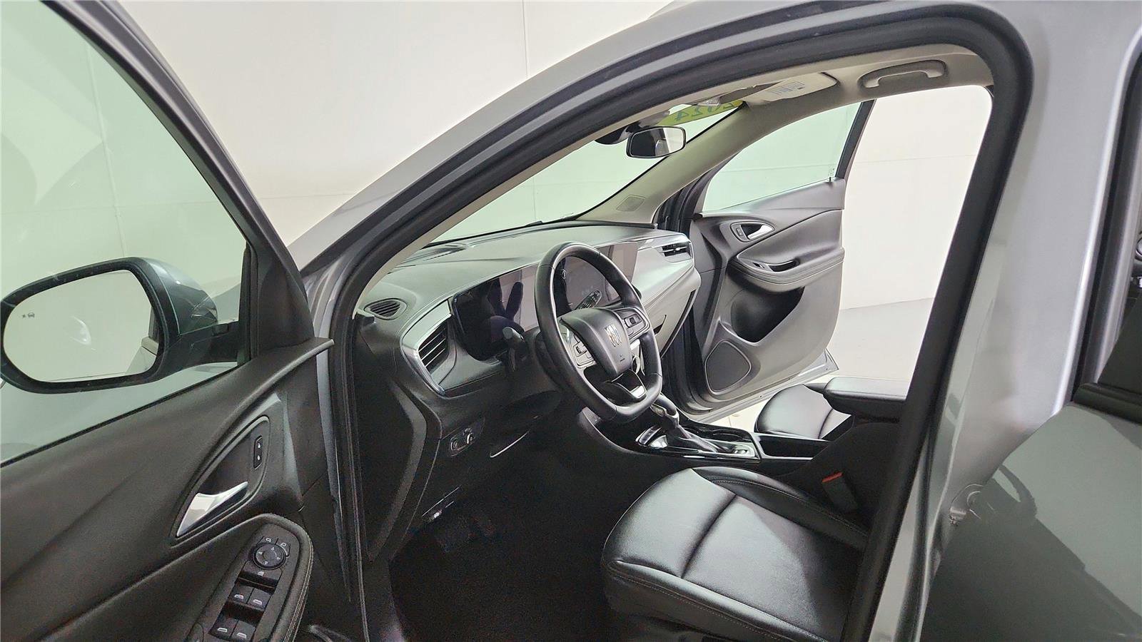 Used 2024 Buick Encore GX Sport Touring FWD image 9