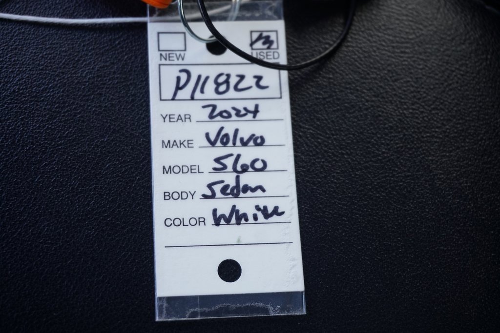 Used 2024 Volvo S60 B5 Plus image 37