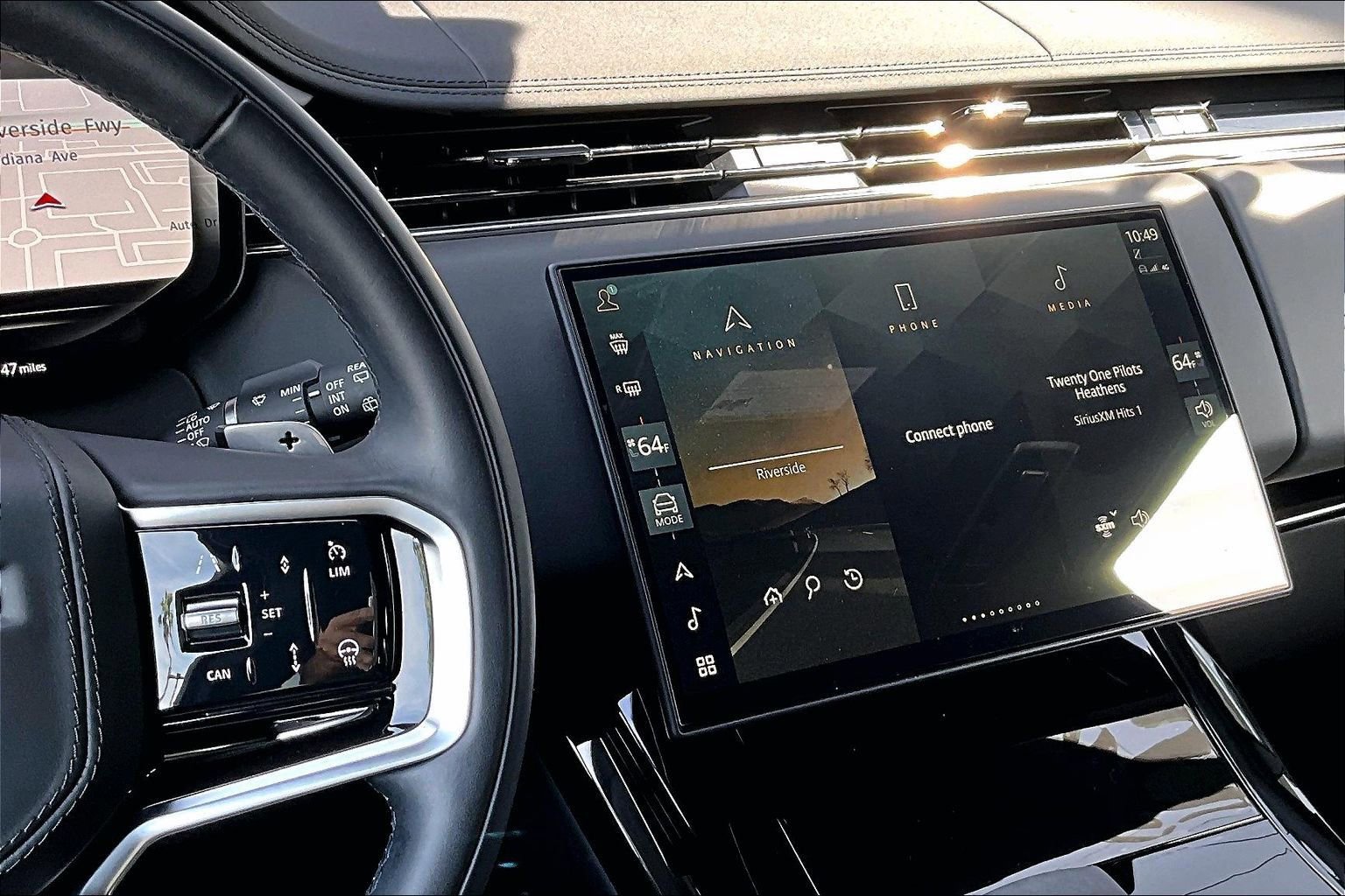 Used 2025 Land Rover Range Rover Sport image 6