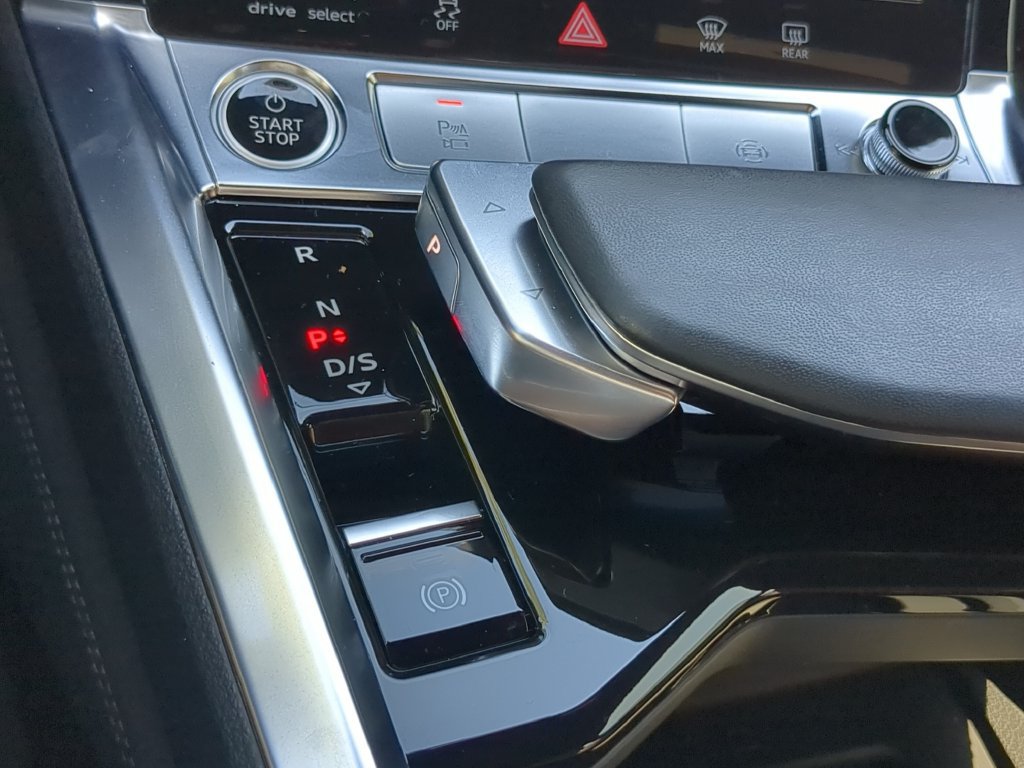 Used 2024 Audi Q8 e-tron Premium Plus w/ Premium Plus Package AWD/4WD image 28