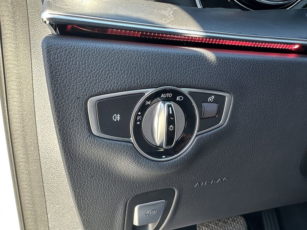 Used 2017 Mercedes-Benz E 300 image 35
