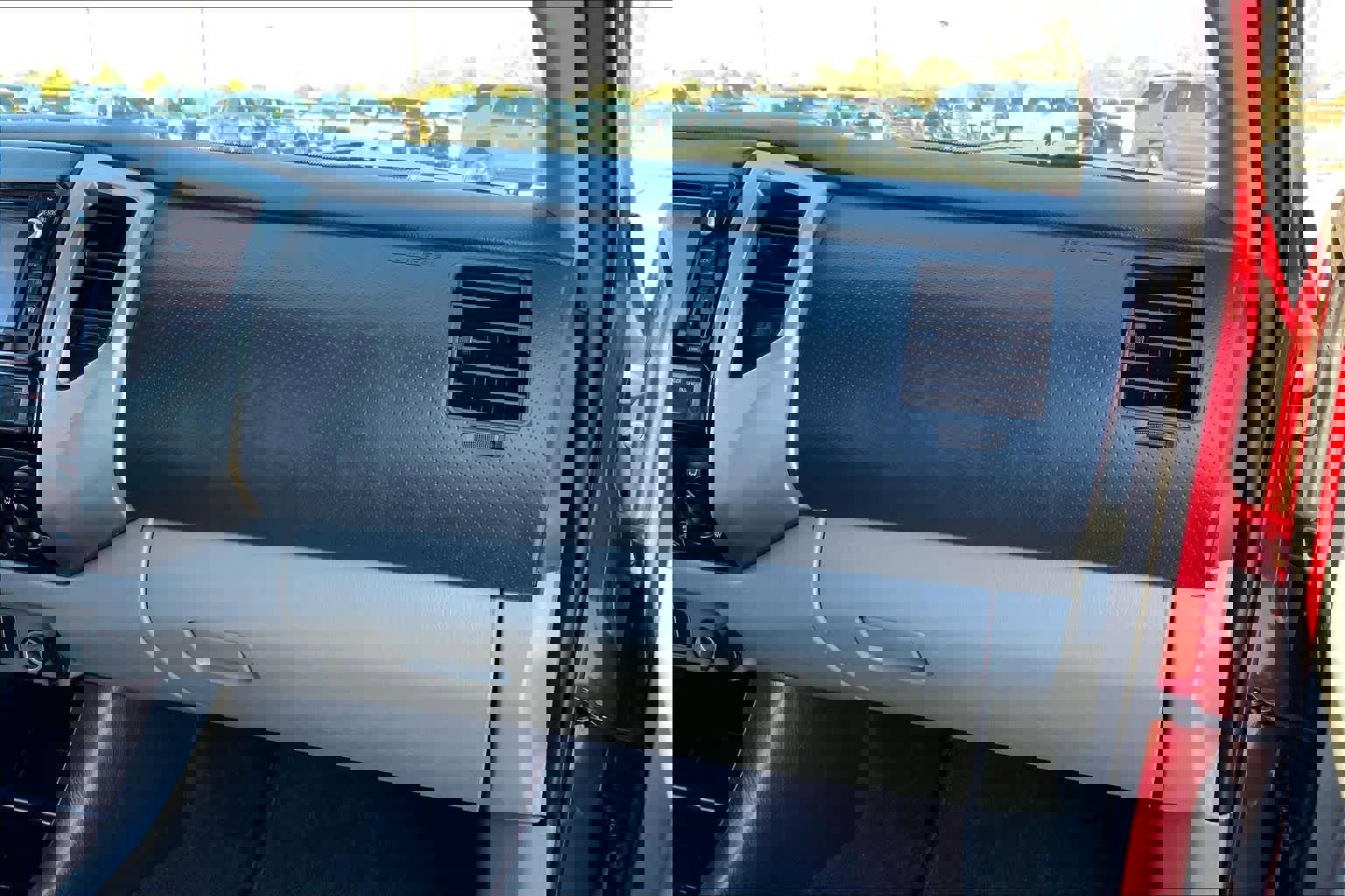 Used 2014 Toyota Tacoma PreRunner image 18