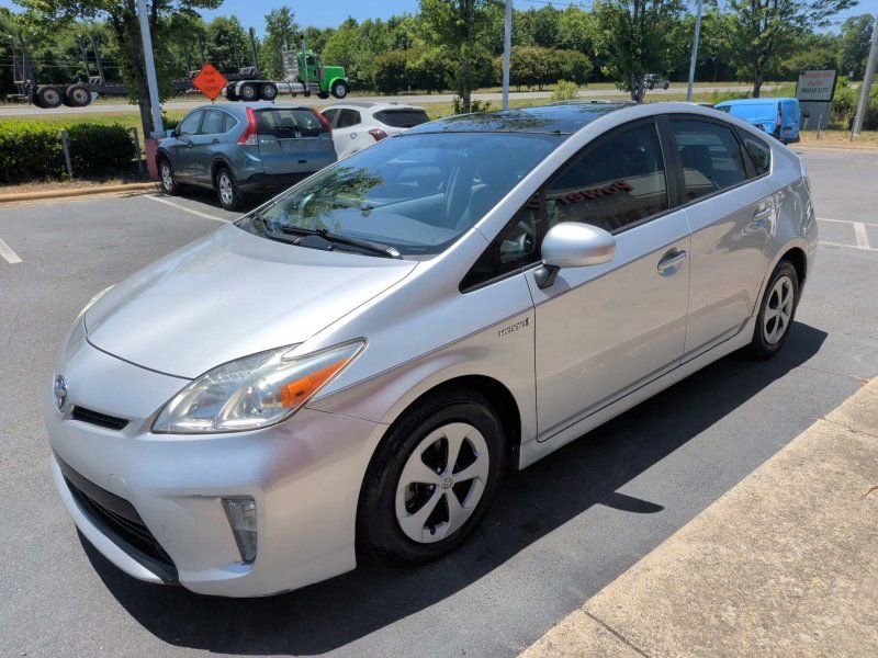 Used 2015 Toyota Prius Three w/ Solar Roof Package FWD image 2