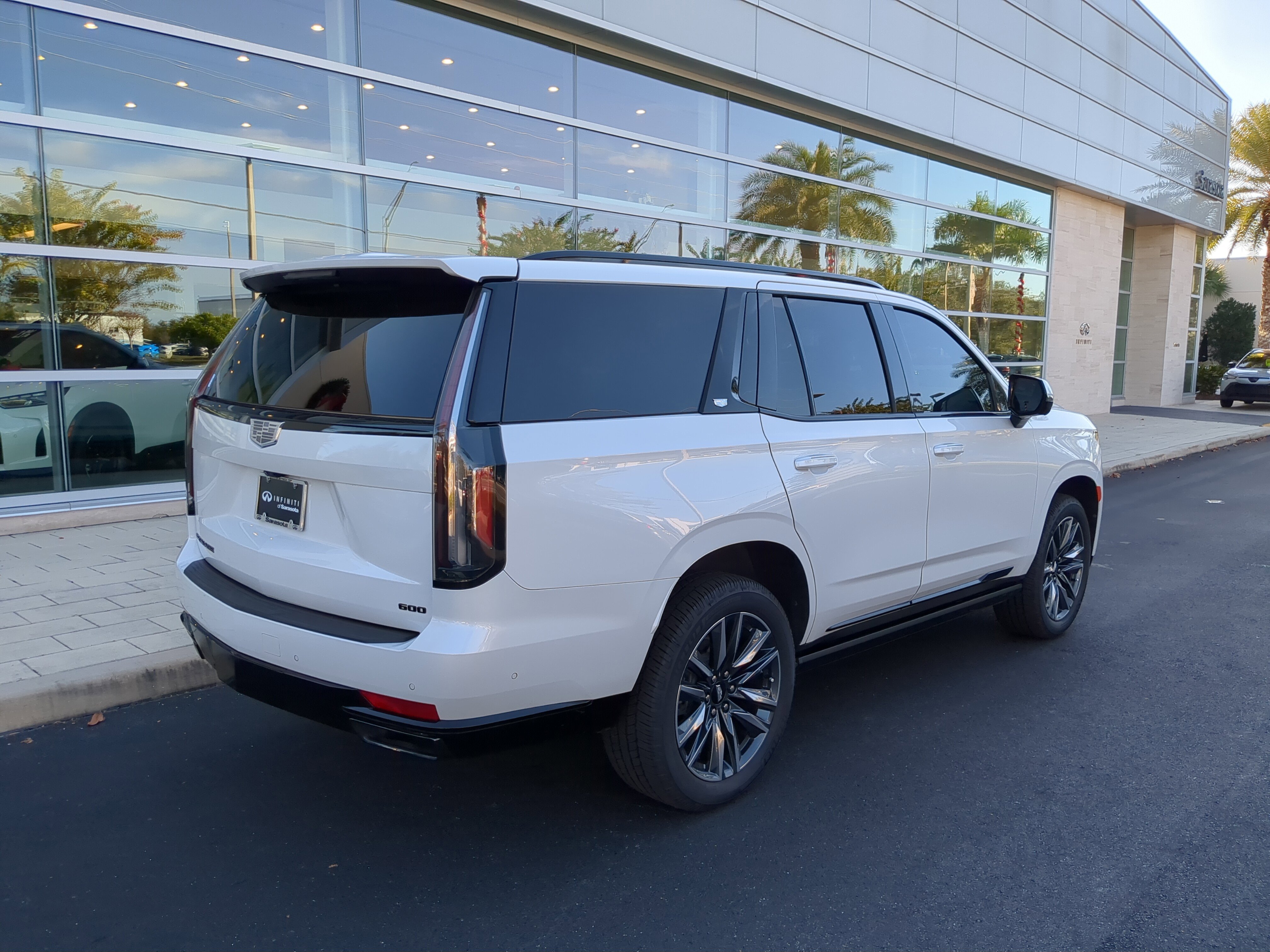 Used 2022 Cadillac Escalade Sport Platinum image 4