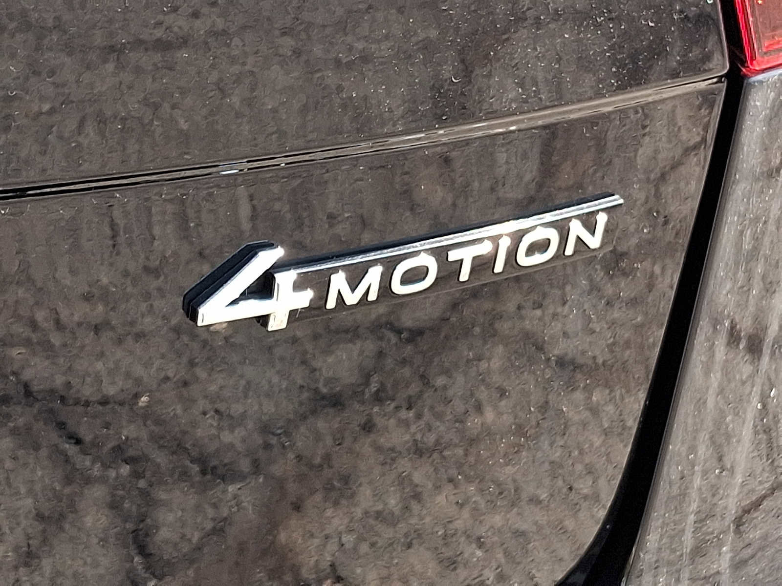 Certified 2023 Volkswagen Tiguan SEL R-Line image 29