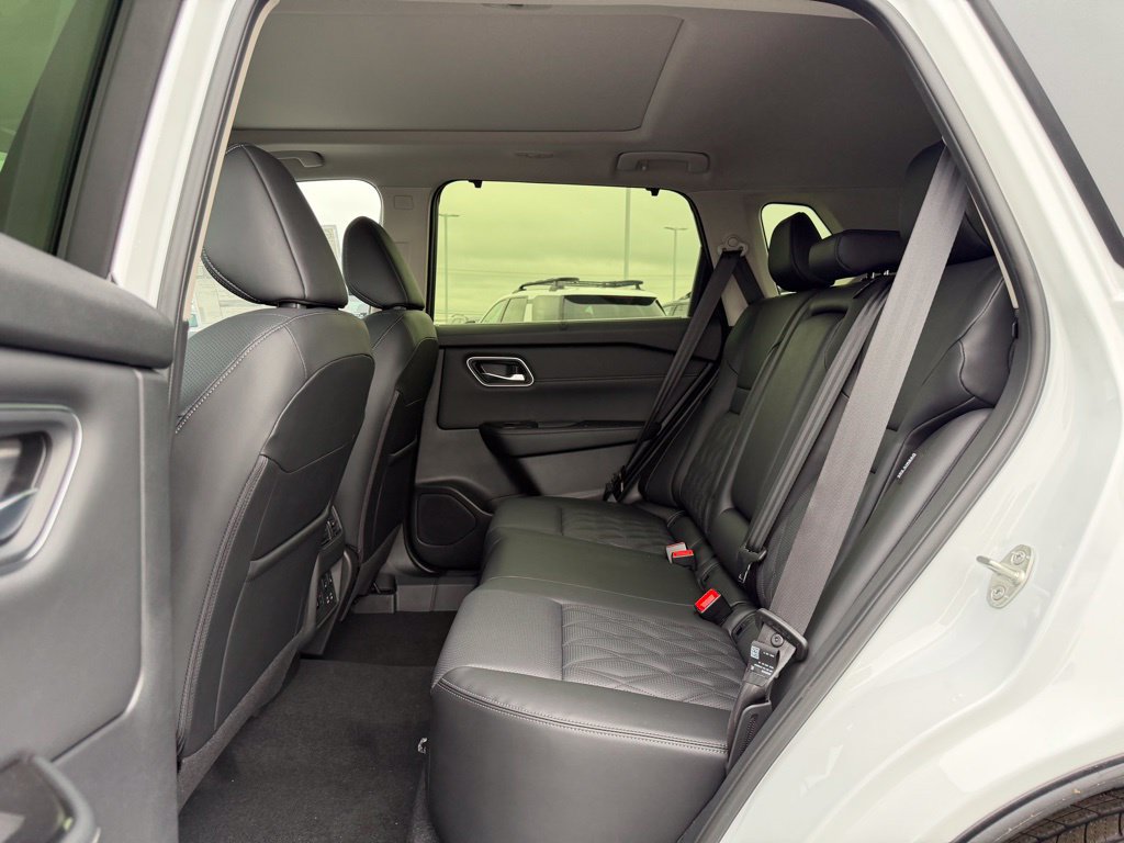 New 2026 Nissan Rogue Platinum w/ Platinum Premium Package AWD/4WD image 15