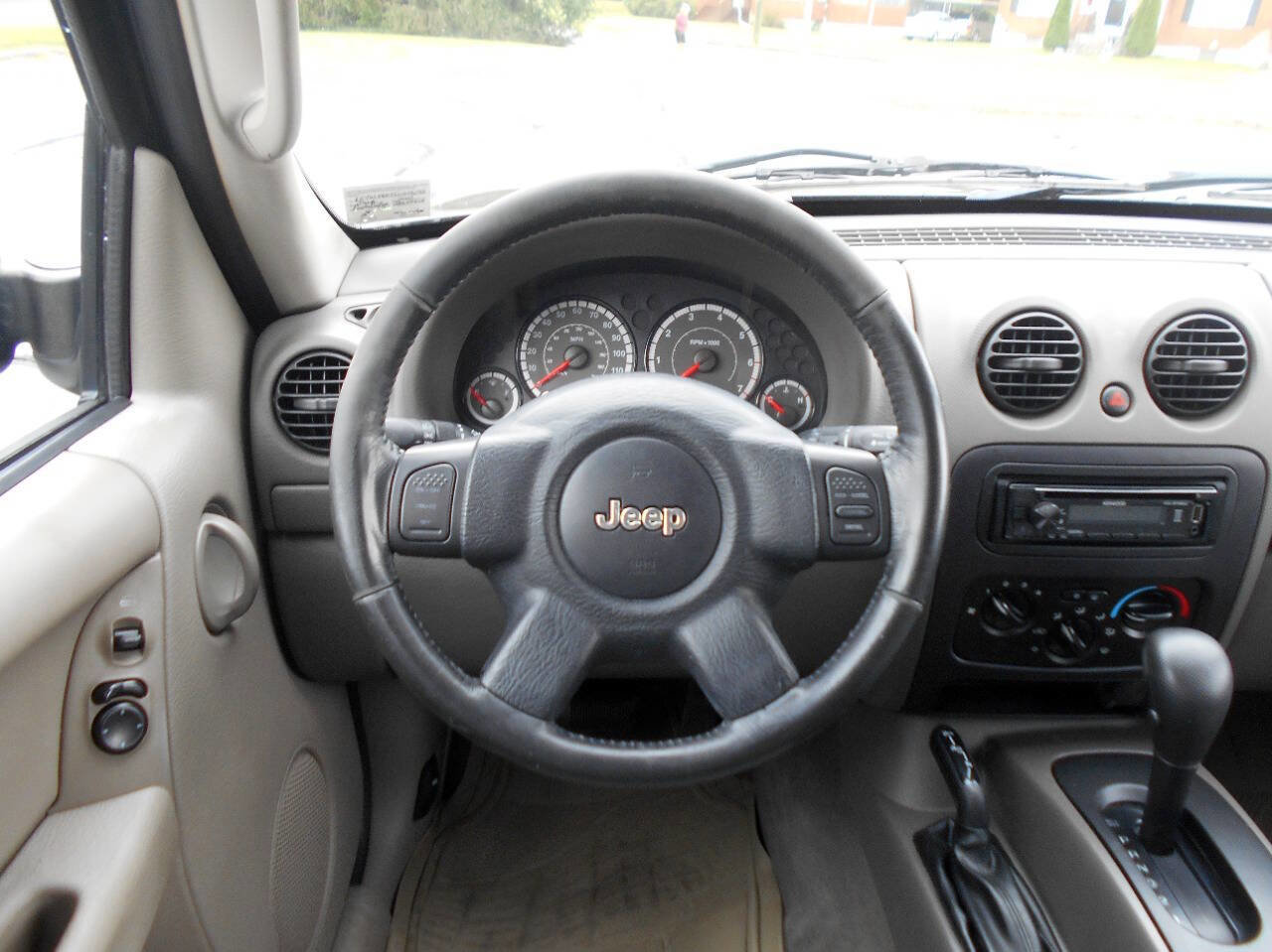 Used 2005 Jeep Liberty Sport image 12