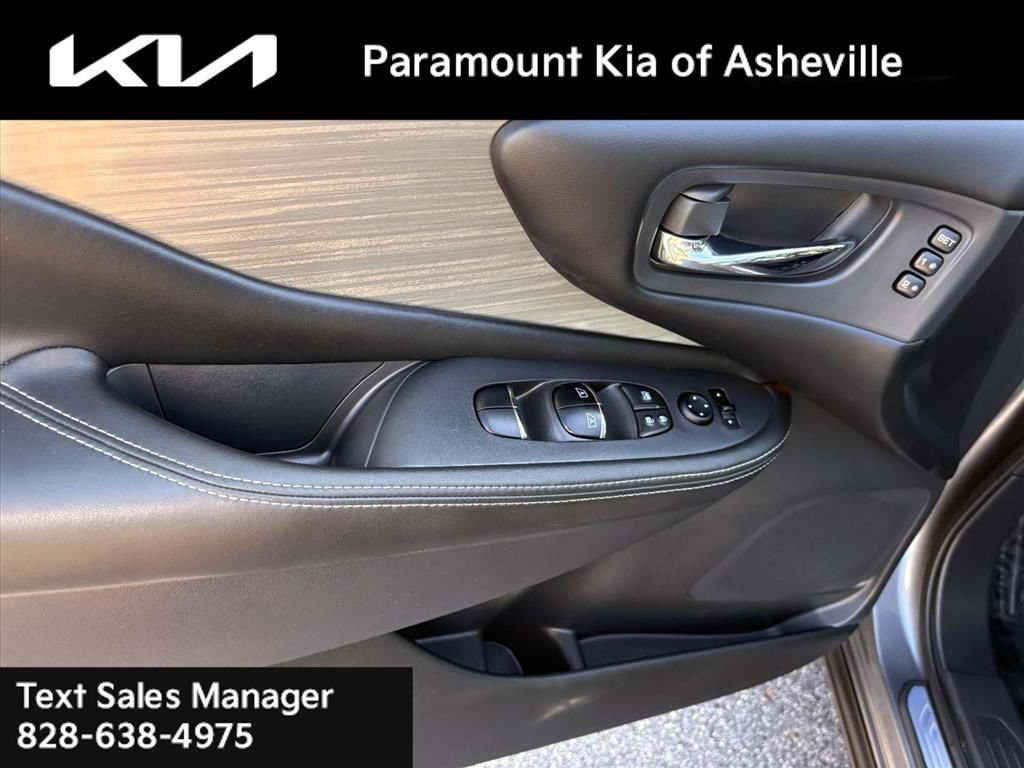 Used 2018 Nissan Murano Platinum w/ Cargo Package FWD image 25