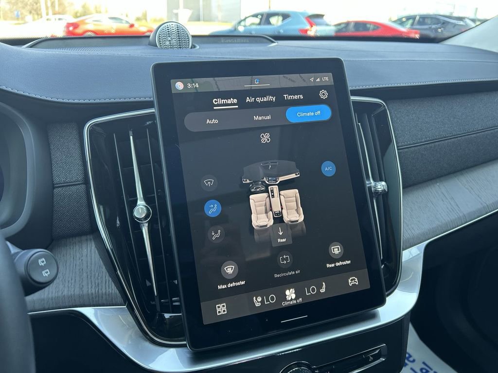 Certified 2025 Volvo XC90 T8 Ultra image 21