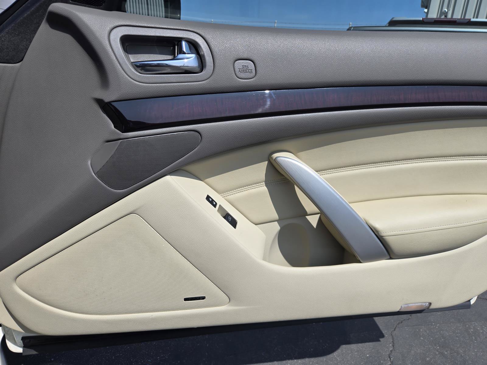 Used 2011 INFINITI G37 Convertible w/ Premium Pkg RWD image 31