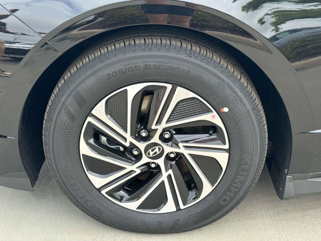 New 2026 Hyundai Sonata Blue FWD image 6
