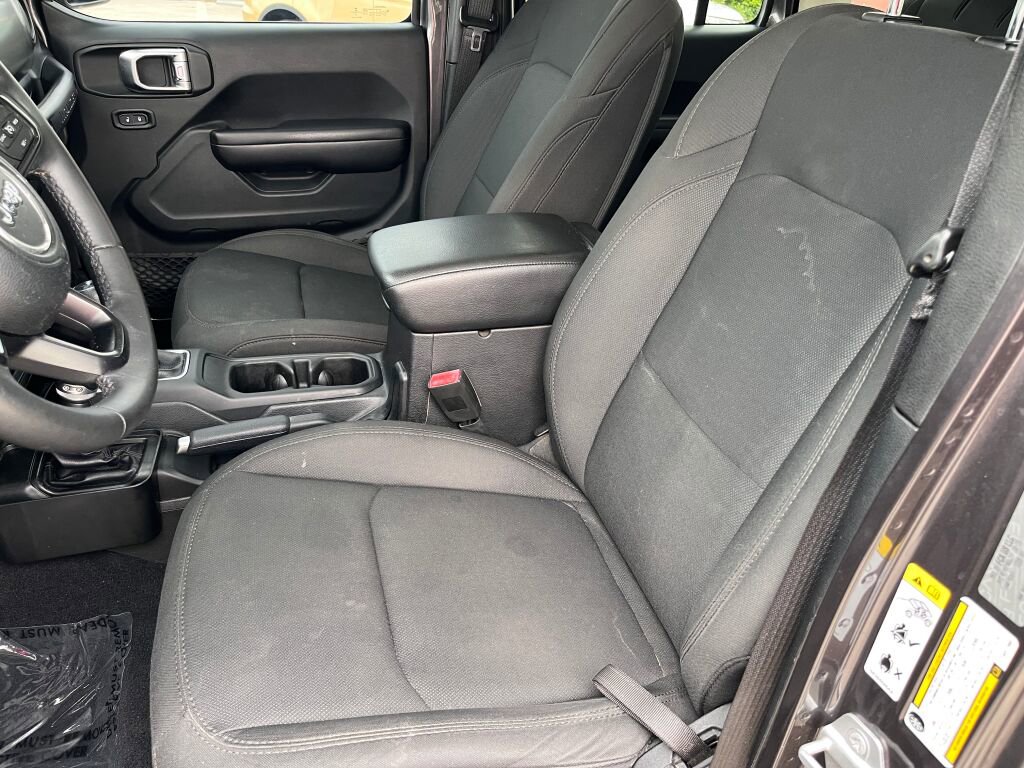 Used 2018 Jeep Wrangler Unlimited Sport S AWD/4WD image 13