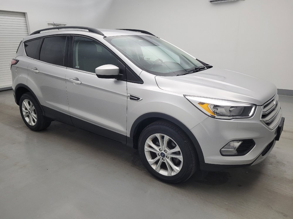 Used 2018 Ford Escape SE w/ Ford Safe & Smart Package FWD image 11