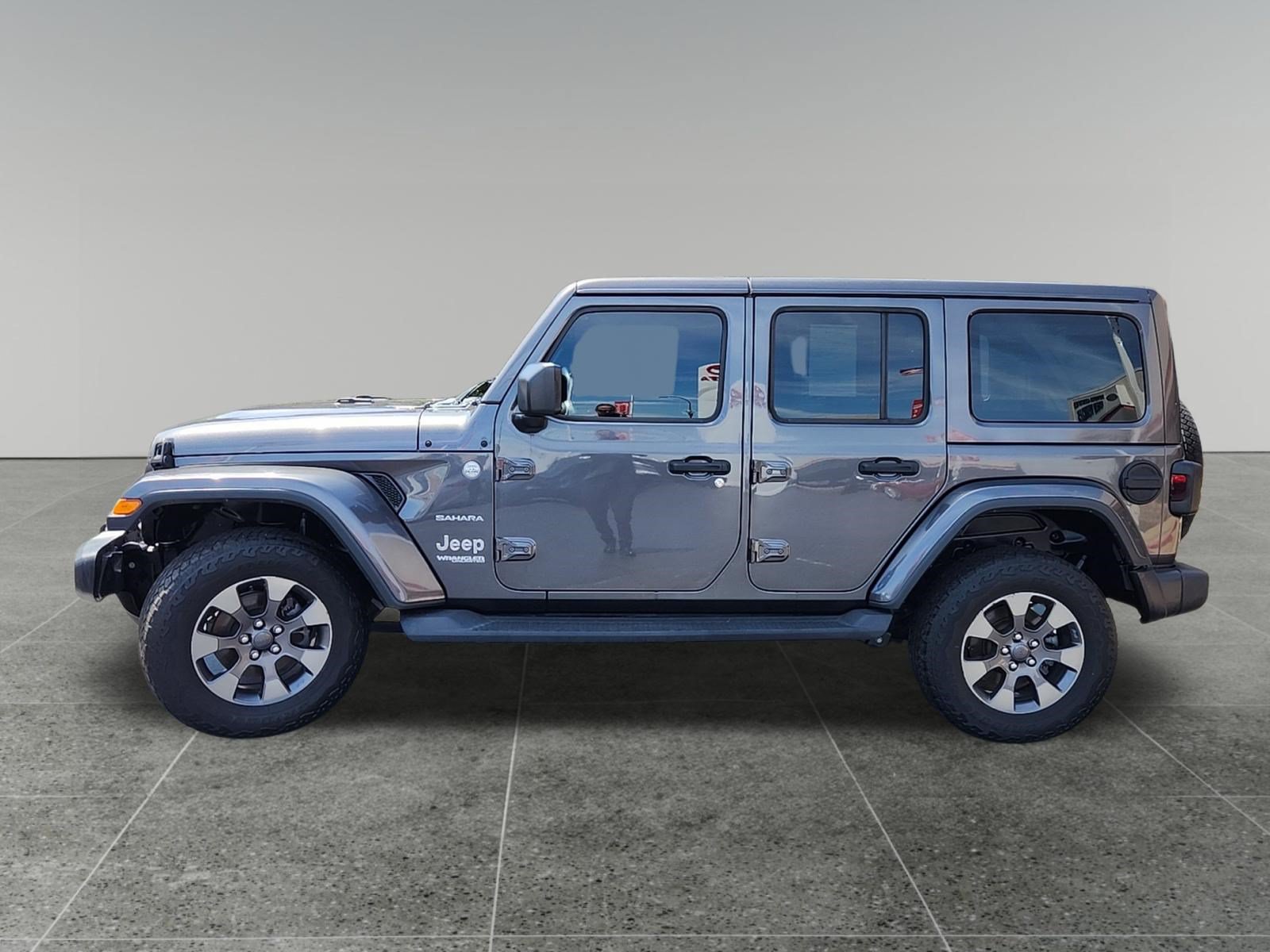 Used 2018 Jeep Wrangler Unlimited Sahara AWD/4WD image 4