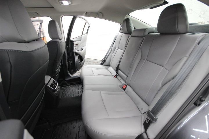 Used 2025 Subaru Legacy Limited image 34