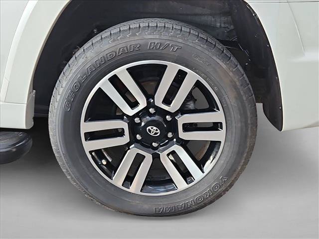 Used 2020 Toyota 4Runner Limited AWD/4WD image 23