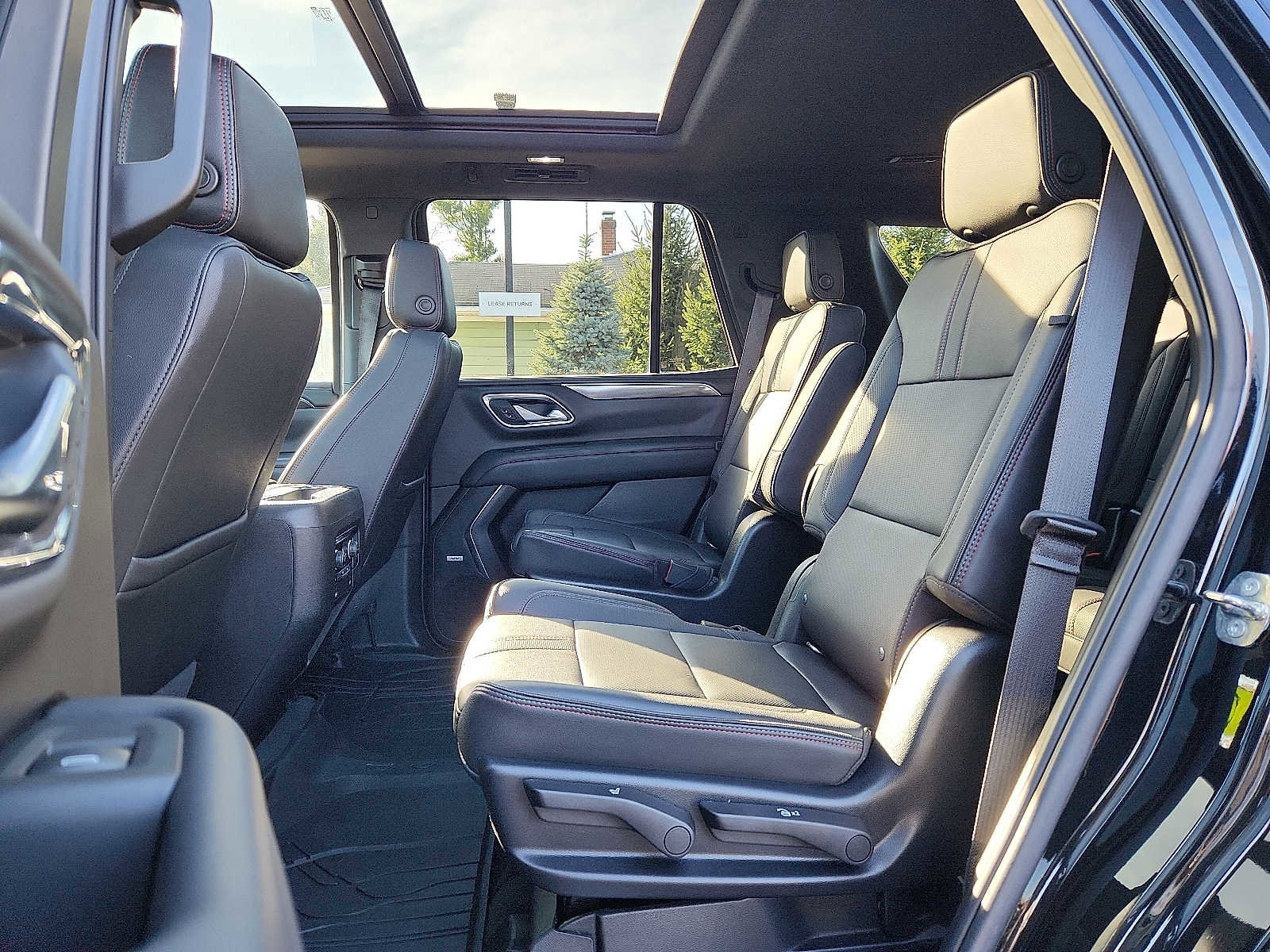 Used 2022 Chevrolet Tahoe RST w/ Luxury Package image 10