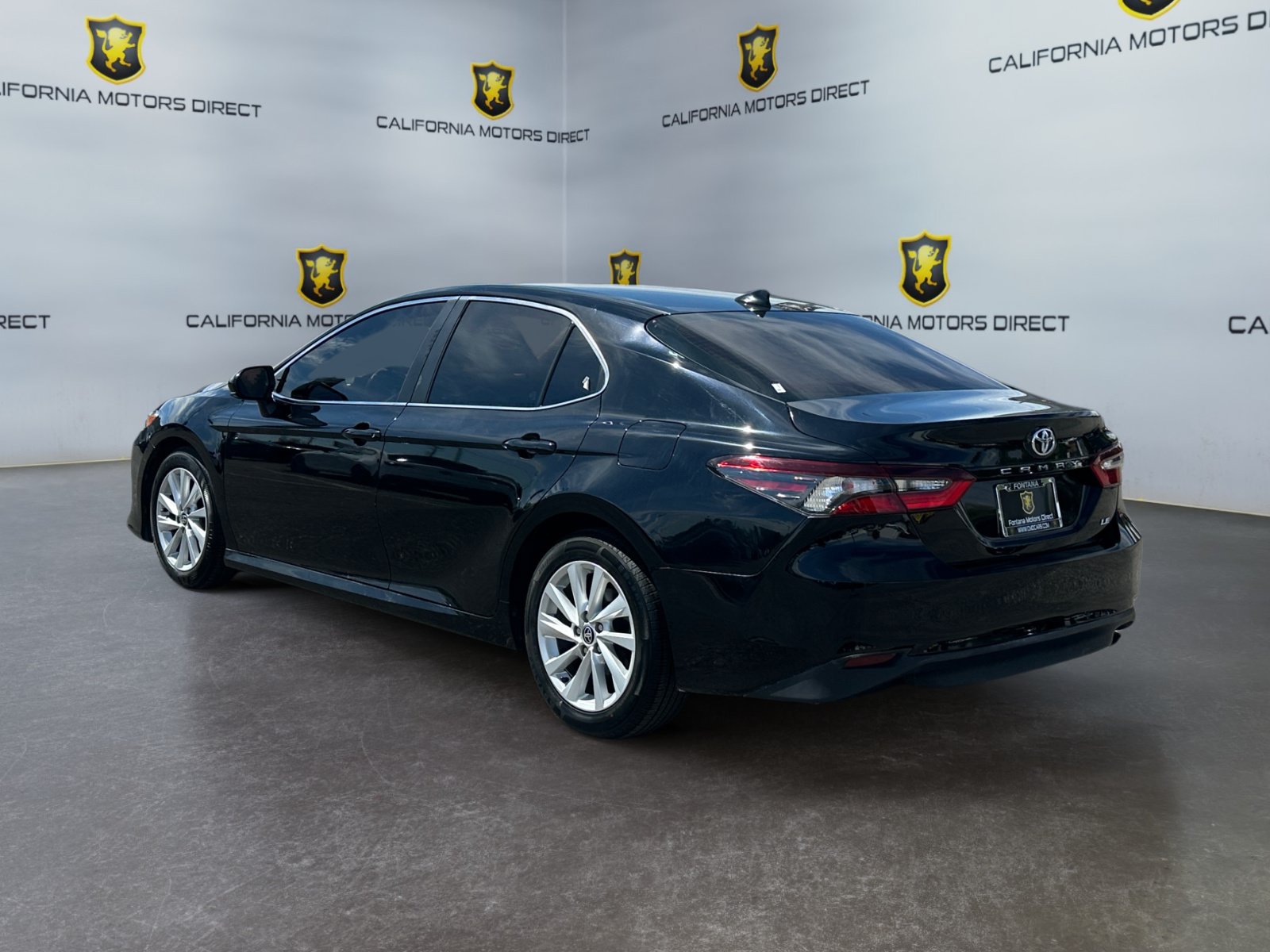 Used 2022 Toyota Camry LE FWD image 3