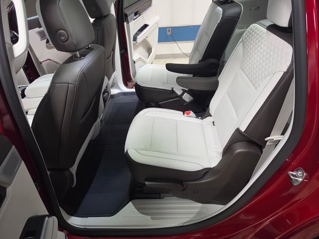 Certified 2025 GMC Acadia Denali w/ Super Cruise Package AWD/4WD image 14