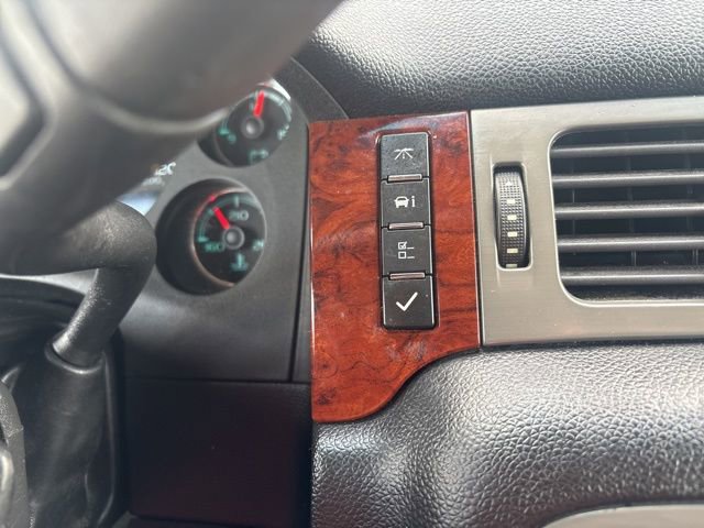 Used 2011 GMC Yukon XL SLT AWD/4WD image 27