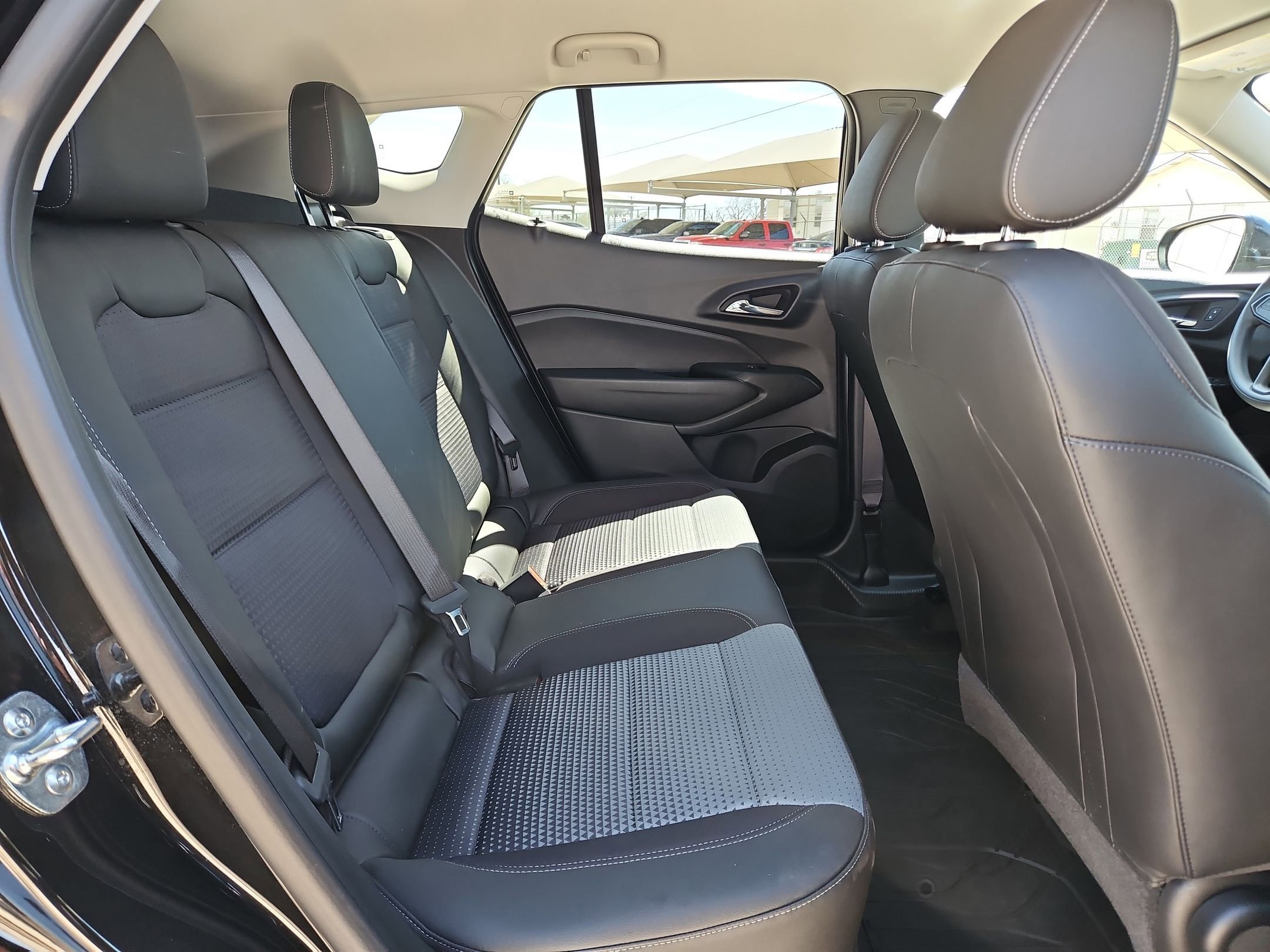 Certified 2025 Chevrolet Trax LT image 27