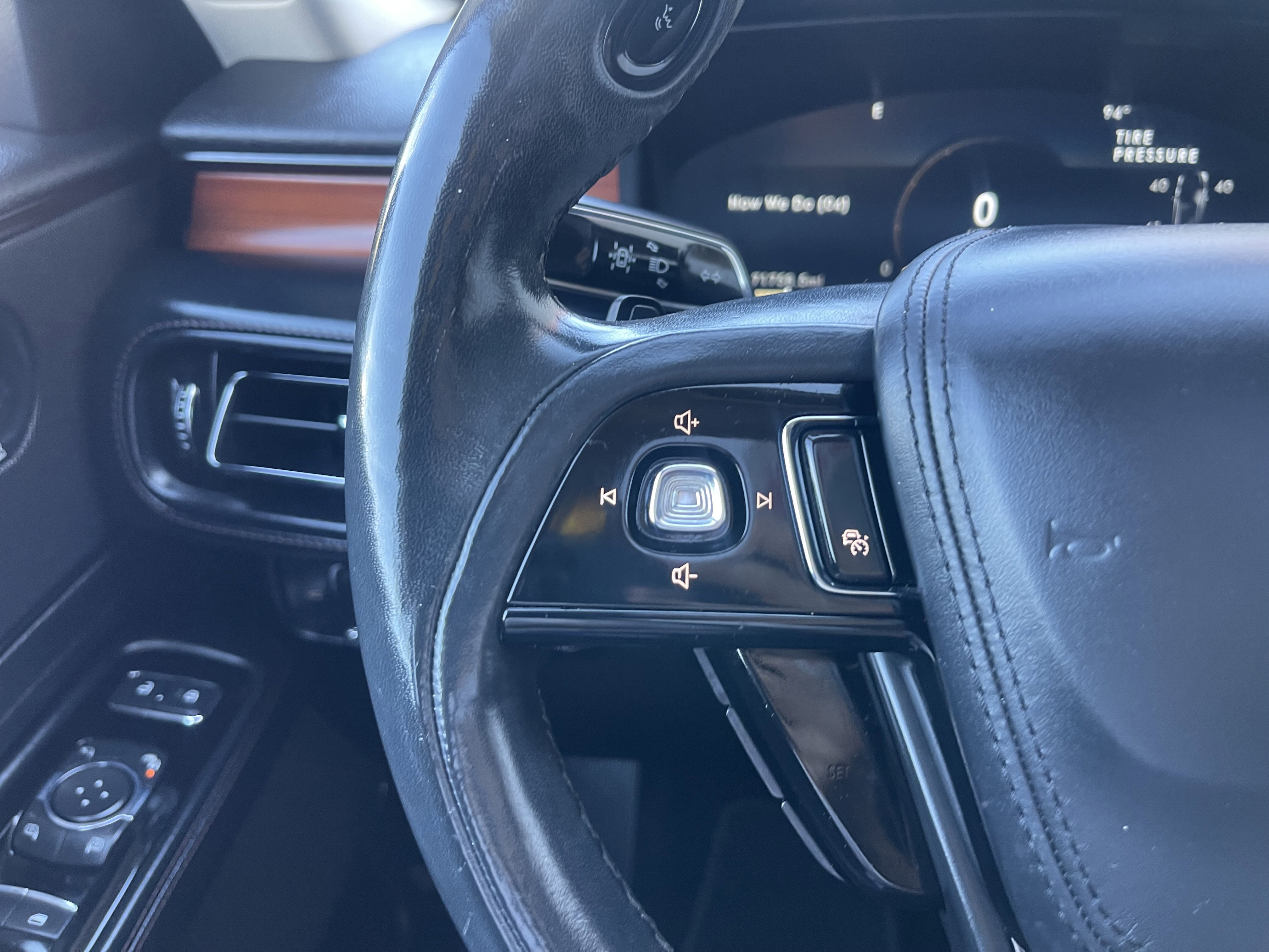 Used 2021 Lincoln Aviator Reserve w/ Equipment Group 201A image 43
