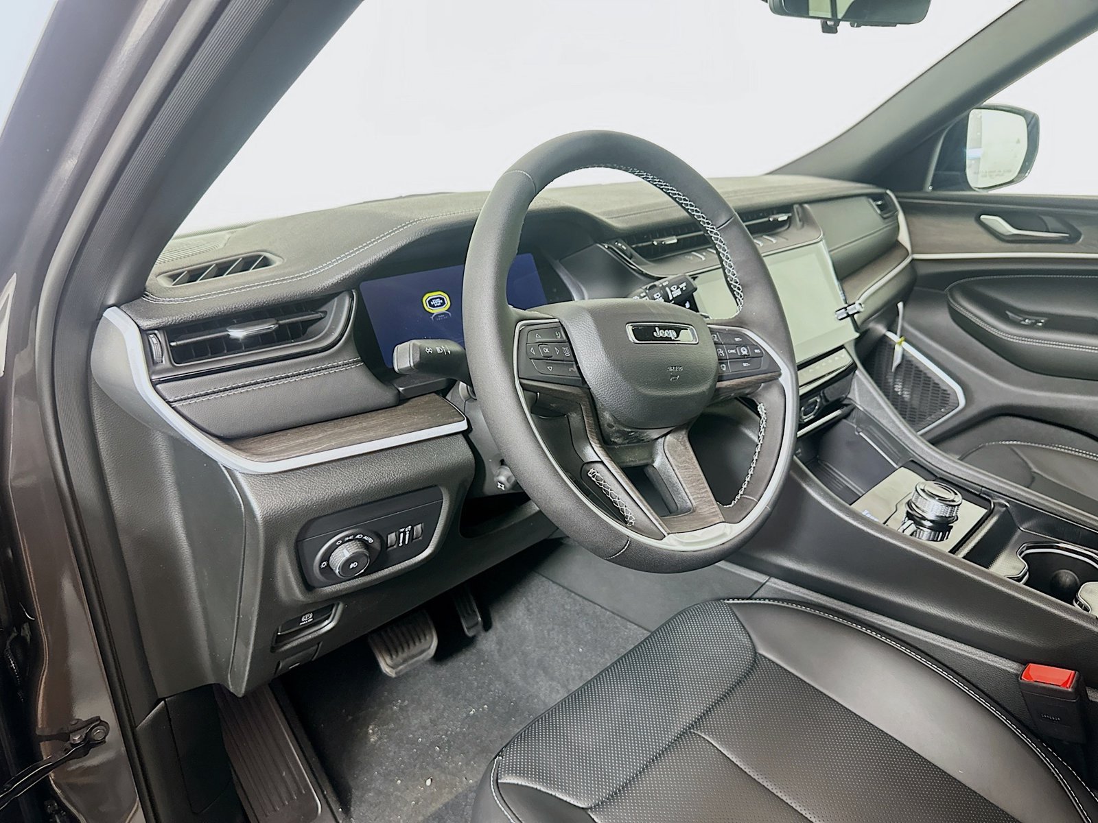 New 2026 Jeep Grand Cherokee L Limited AWD/4WD image 9