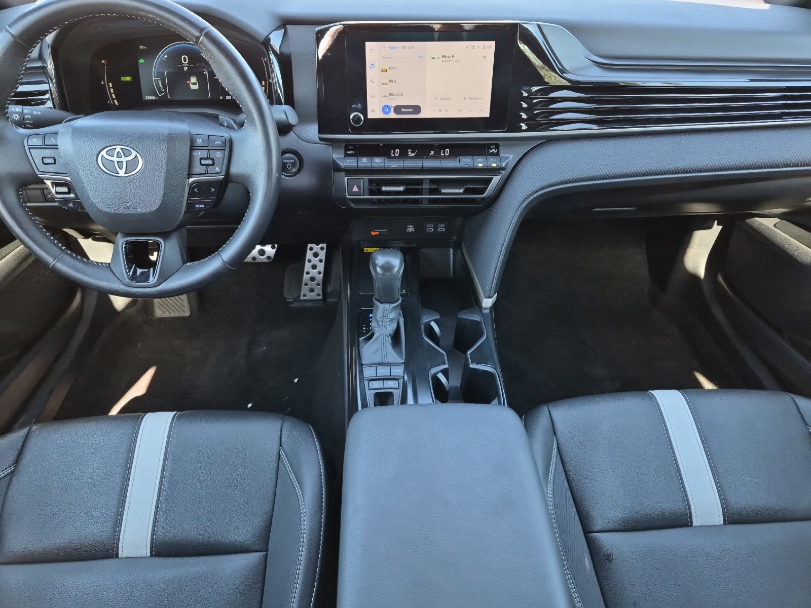 Certified 2025 Toyota Camry SE FWD image 12