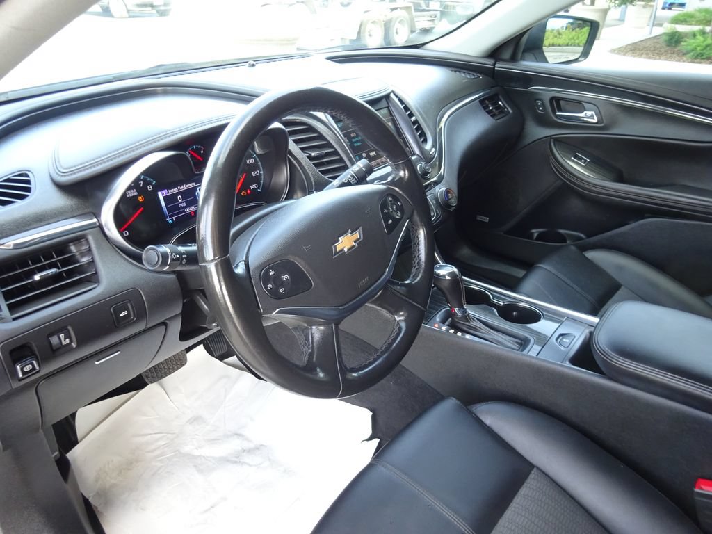 Used 2018 Chevrolet Impala LT w/ LT Entertainment Package FWD image 12