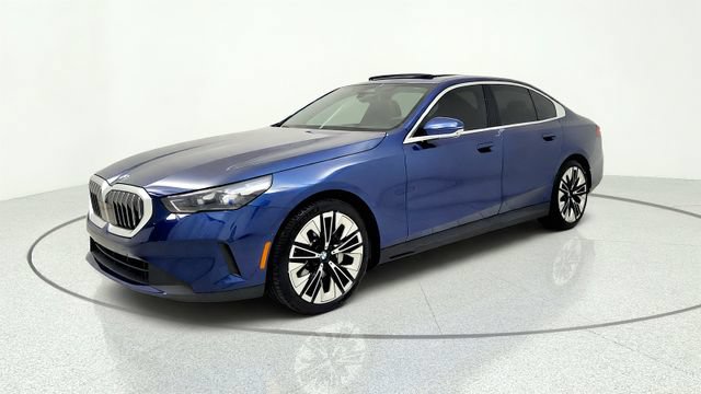 Used 2026 BMW 530i RWD image 3