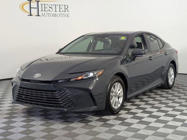 Used 2026 Toyota Camry LE image 4