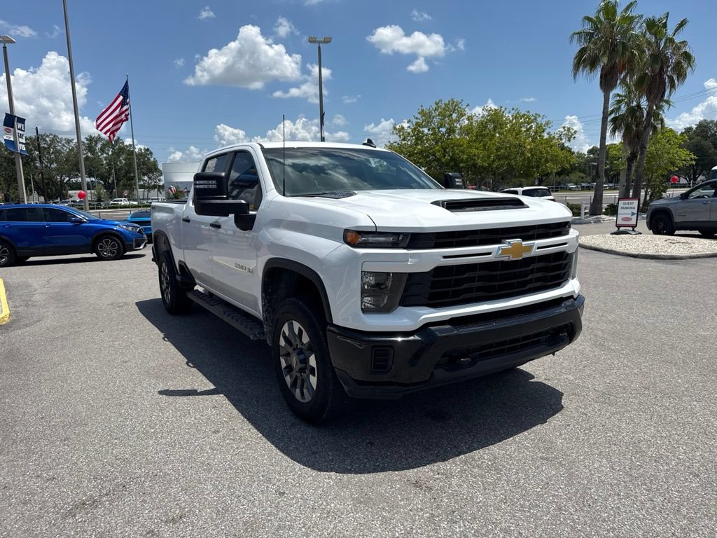Used 2024 Chevrolet Silverado 2500 Custom w/ Custom Value Package AWD/4WD image 4