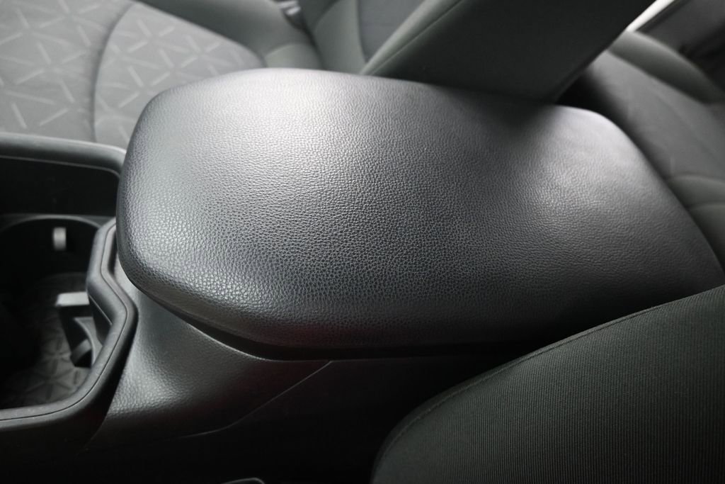 Used 2024 Toyota RAV4 XLE FWD image 35