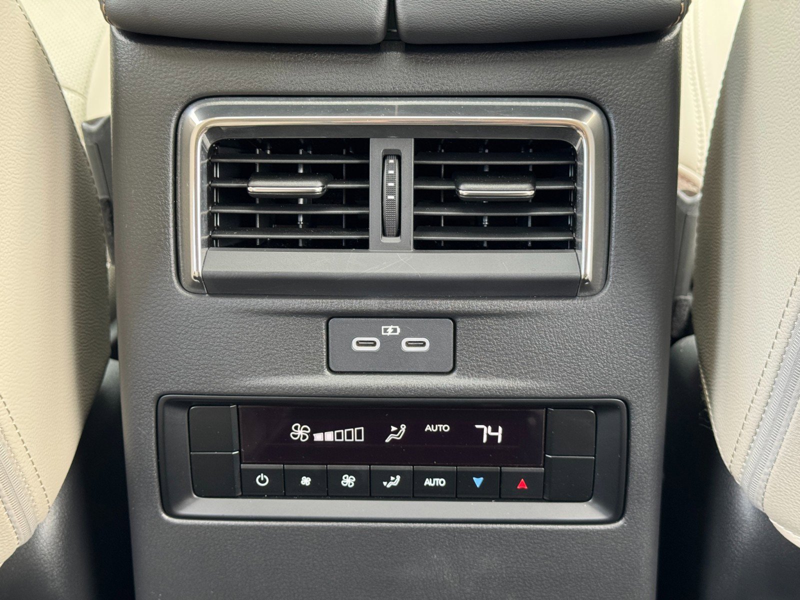 Used 2024 MAZDA CX-90 Plug-In Hybrid w/ Preferred AWD/4WD image 33