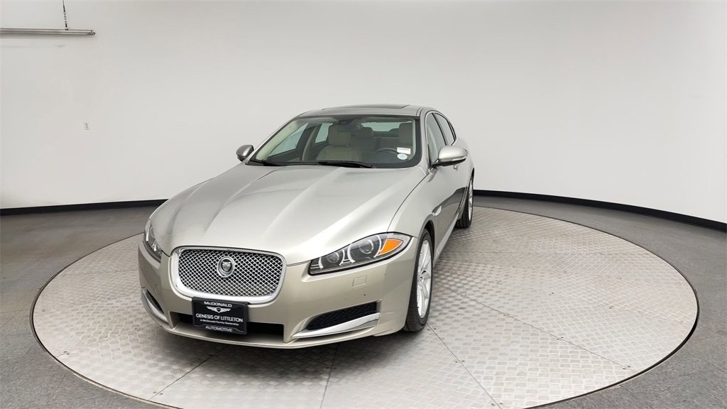 Used 2012 Jaguar XF image 7
