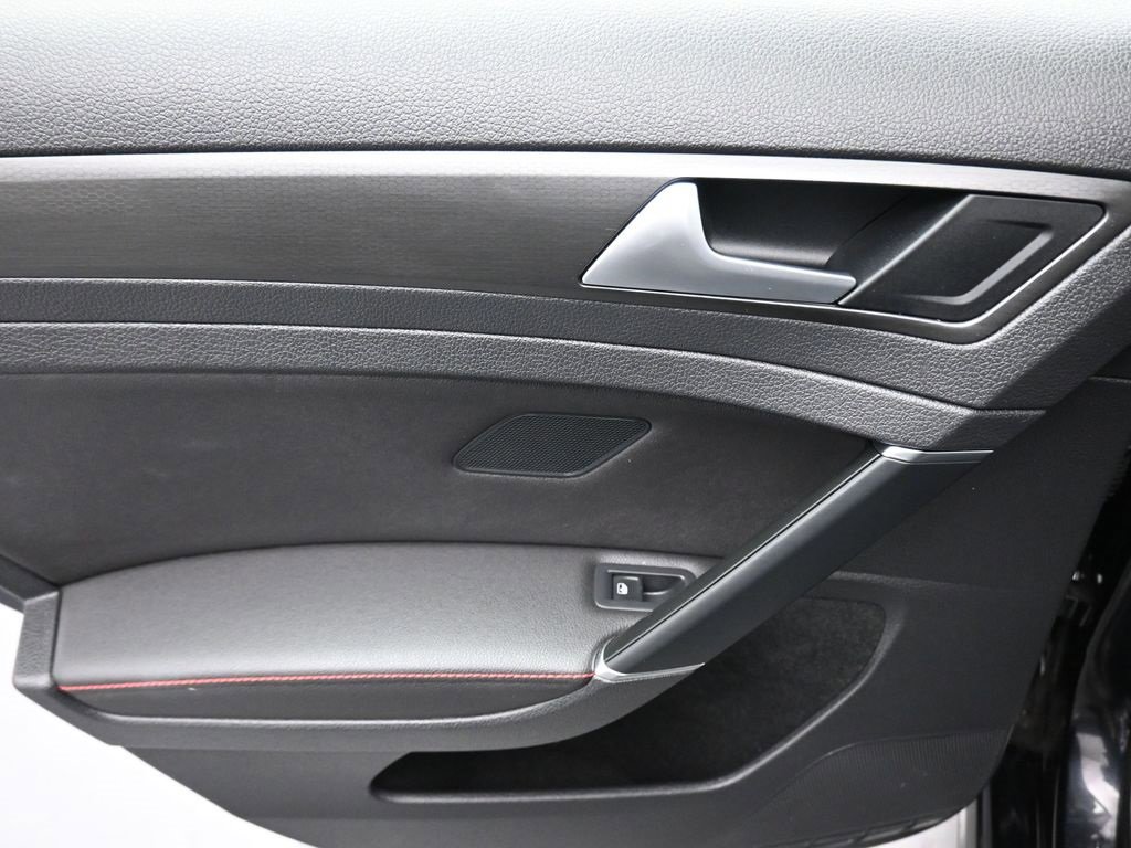 Used 2021 Volkswagen GTI Autobahn image 33