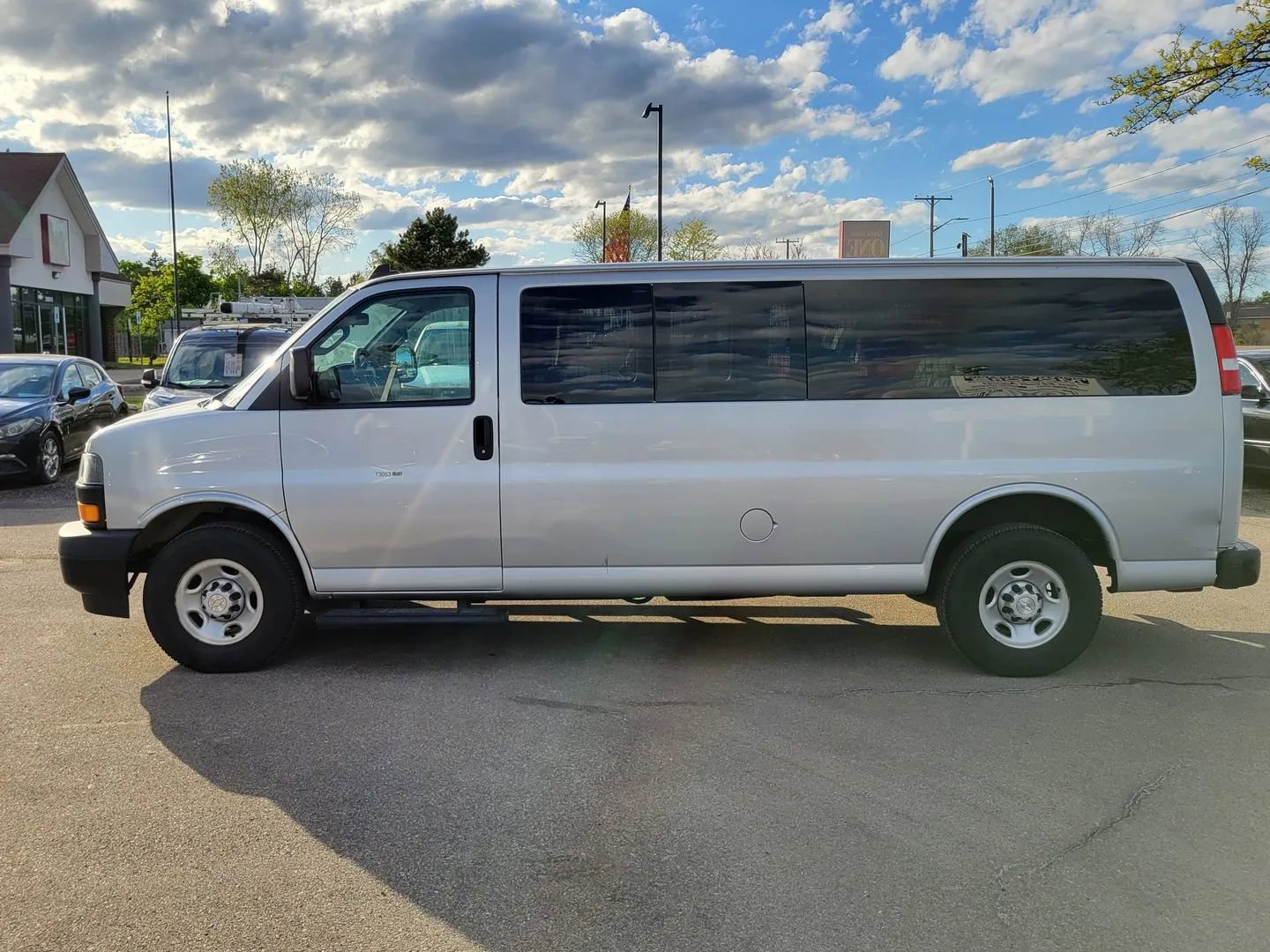 Used 2020 Chevrolet Express 3500 LS RWD image 7