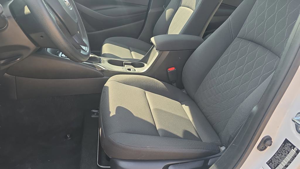 Used 2025 Toyota Corolla LE FWD image 14