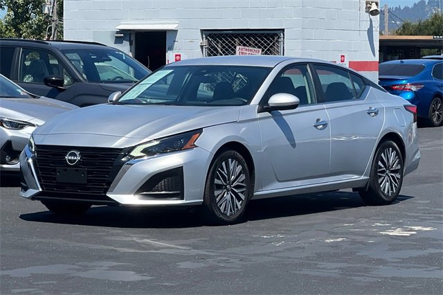 Used 2023 Nissan Altima 2.5 SV image 8