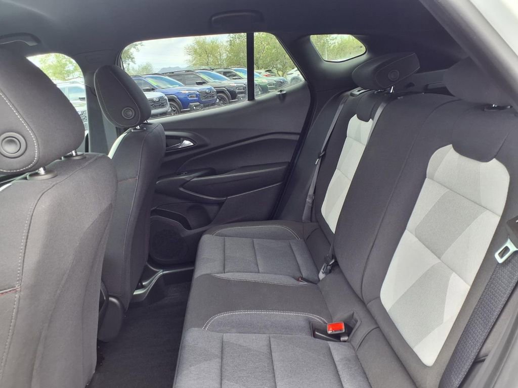 Used 2024 Chevrolet Trax RS FWD image 23