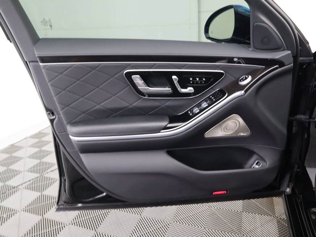 Used 2024 Mercedes-Benz S 580 4MATIC Sedan image 25