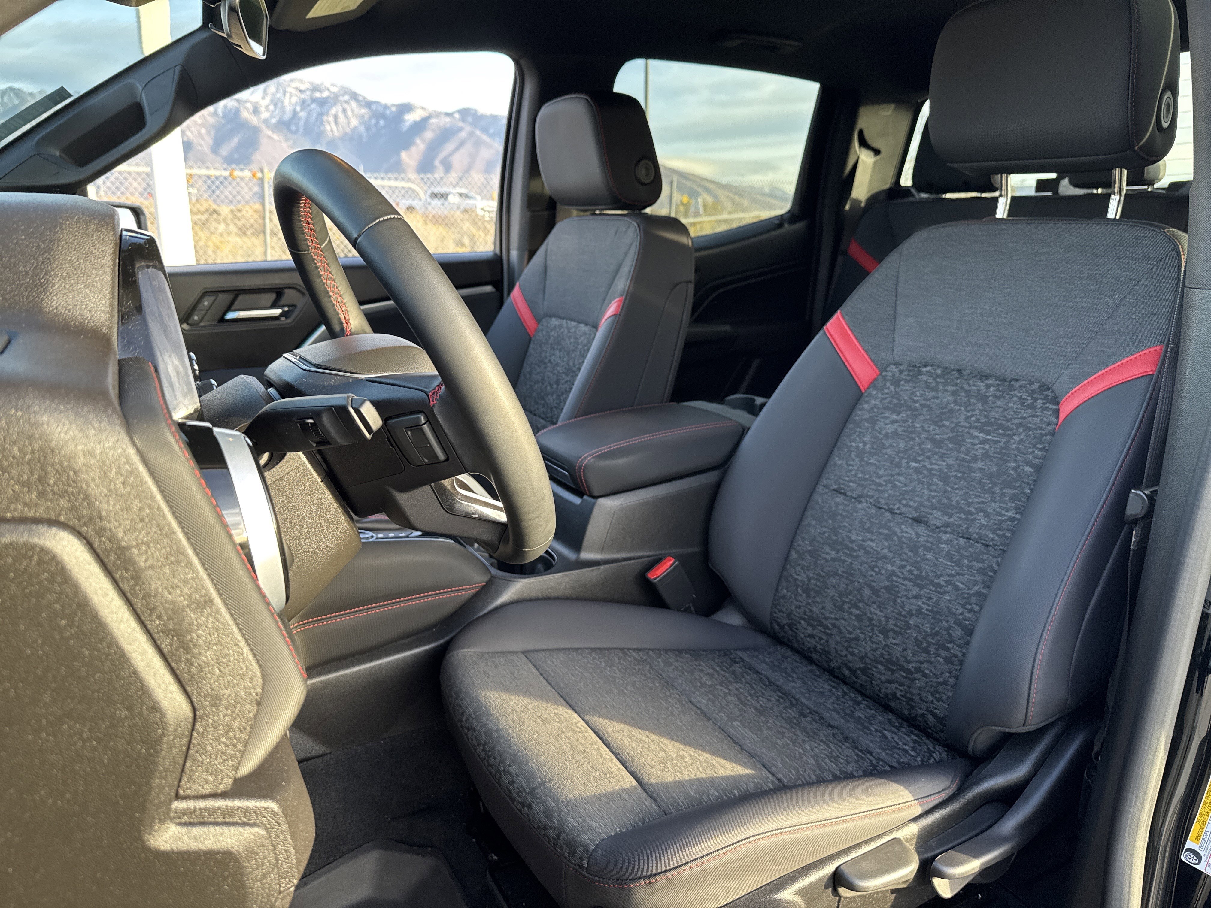 Used 2023 Chevrolet Colorado Z71 image 18