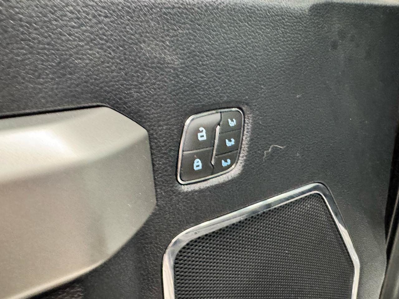 Used 2020 Ford F250 Lariat w/ Lariat Value Package AWD/4WD image 12