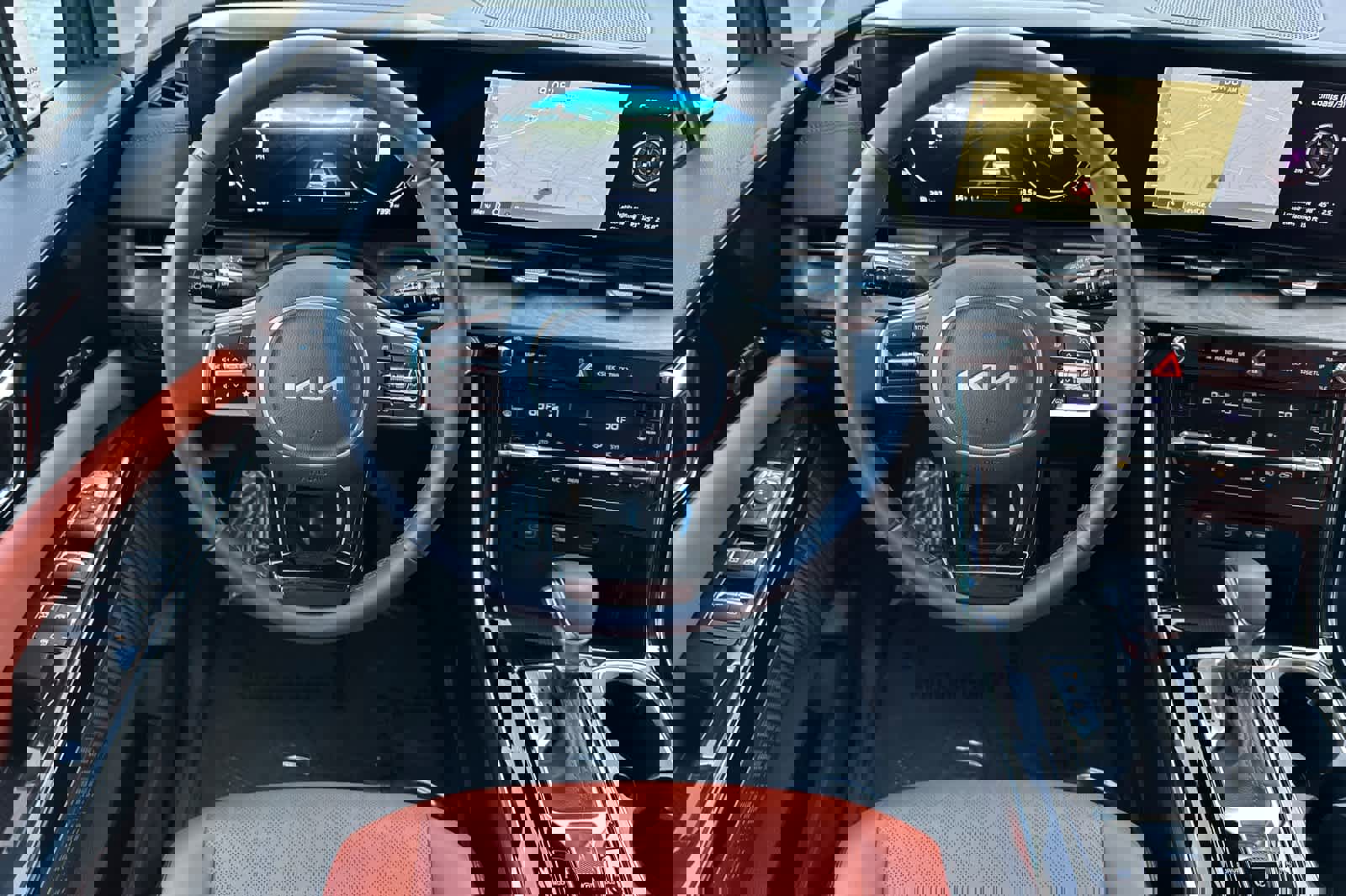 Used 2024 Kia Carnival SX image 14