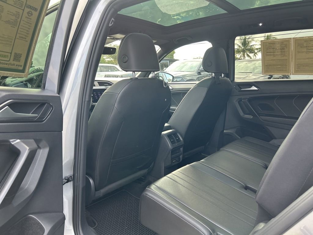 Used 2023 Volkswagen Tiguan SE R-Line image 36