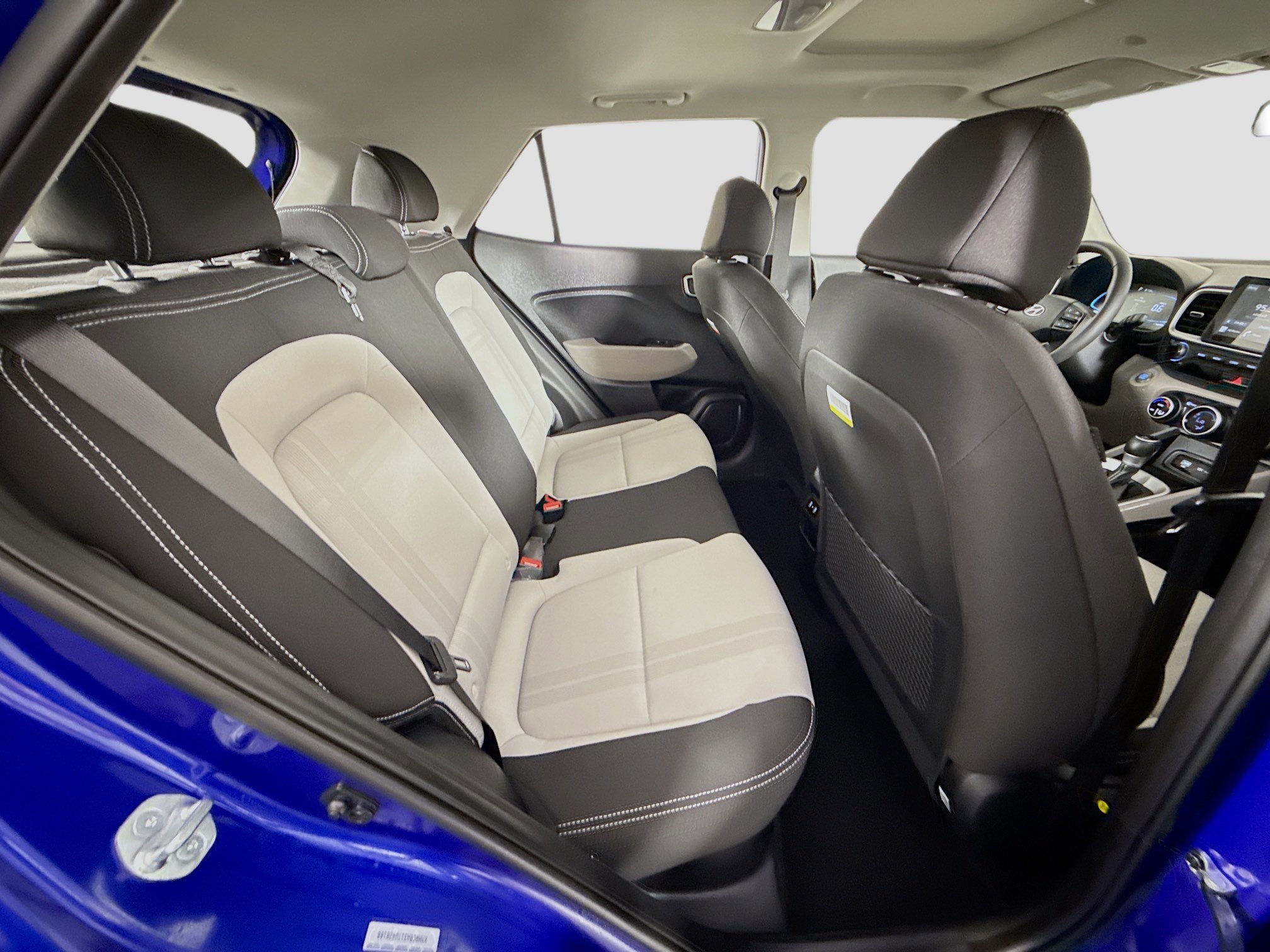 Used 2026 Hyundai Venue SEL image 27