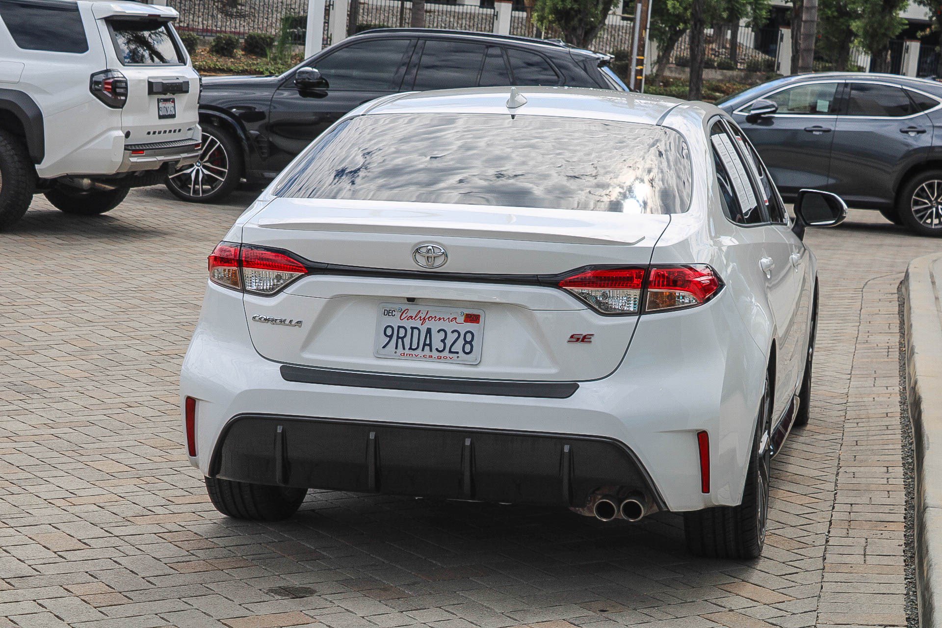 Certified 2025 Toyota Corolla SE w/ SE Premium Package FWD image 7