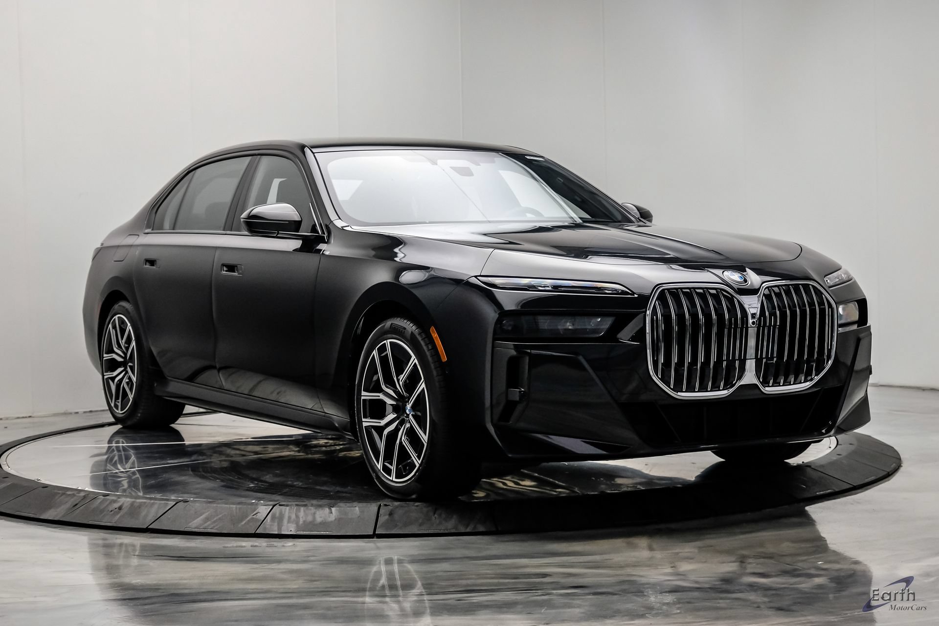 Used 2026 BMW 760i xDrive w/ Executive Package AWD/4WD image 23