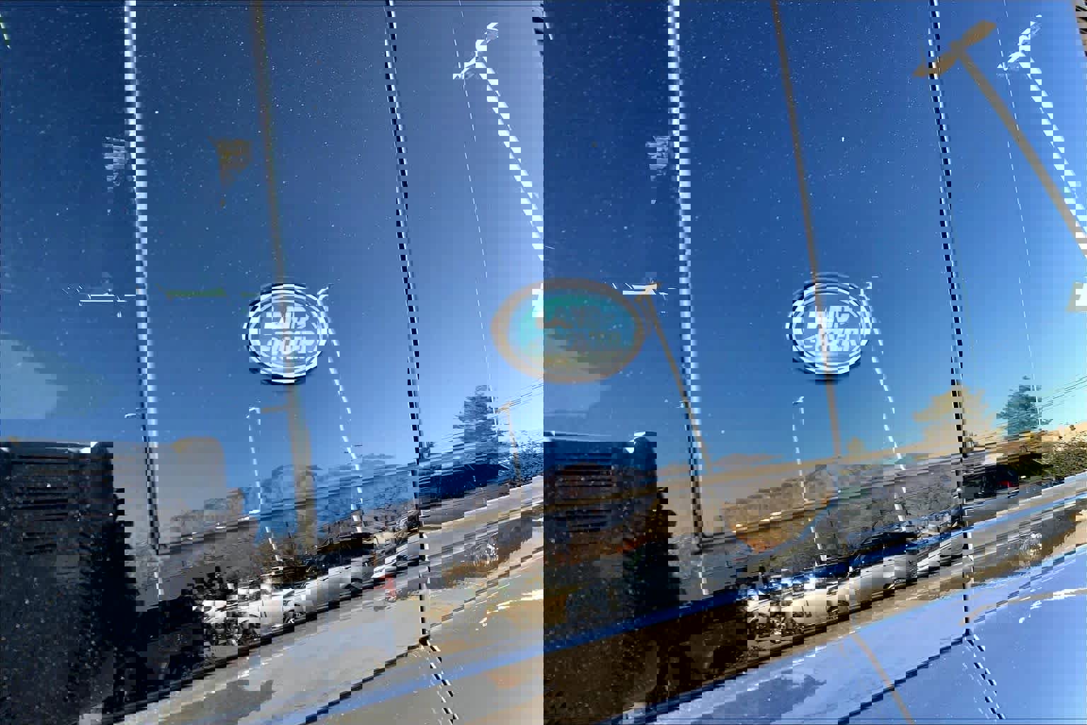 Used 2024 Land Rover Defender 110 SE image 9